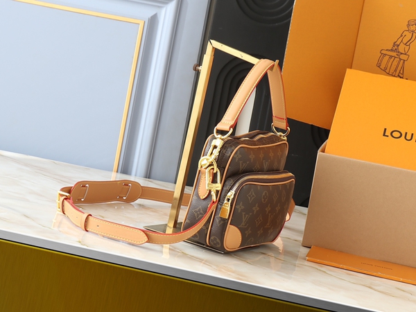 ルイヴィトンバッグ背面デザイン